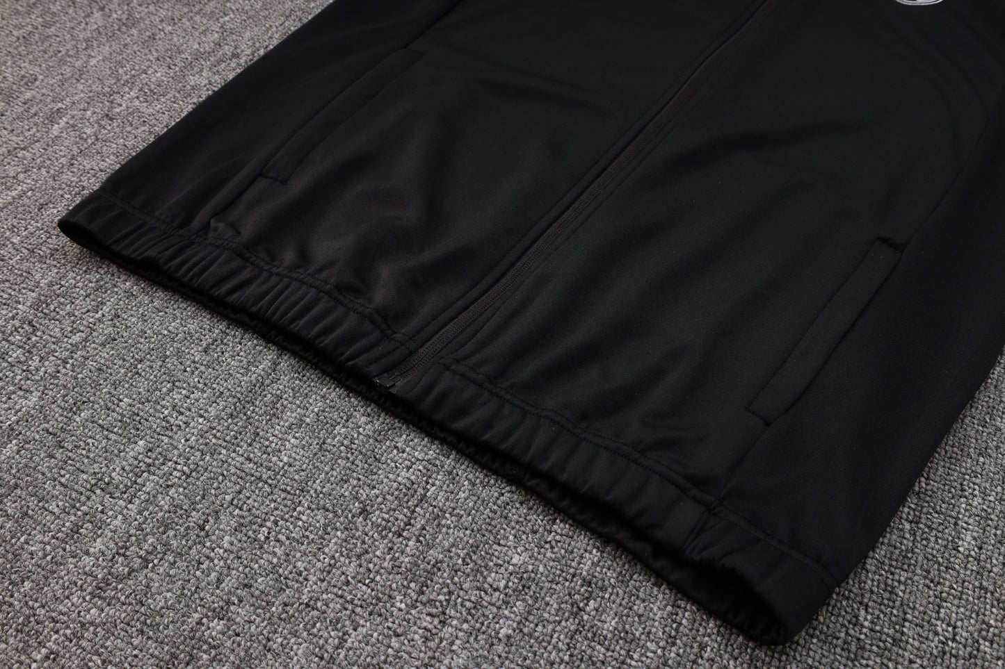 REAL MADRID 23/24 BLACK LONG PULL KIT